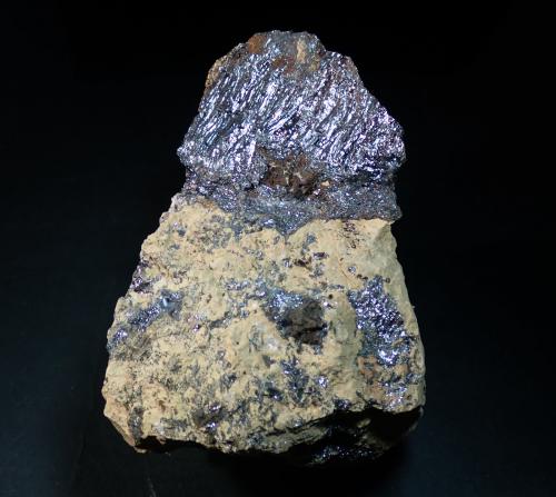 Hematites<br />Mina El Gran Coloso y anejas, Barranco del Layón, Bayarque-Bacares-Serón, Comarca Valle del Almanzora, Almería, Andalucía, España<br />Medida: 9,8 x 6,7 x 4,2 cms<br /> (Autor: Joan Martinez Bruguera)