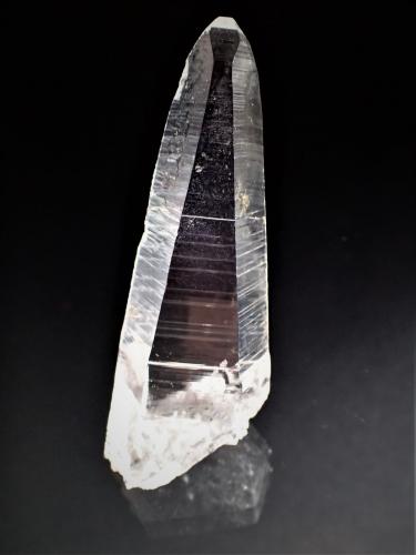 Quartz (variety tessin habit)<br />San Cristobal, Municipio Suaita, Santander Department, Colombia<br />72 mm x 30 mm x 23 mm<br /> (Author: Don Lum)