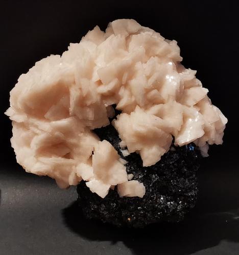 Dolomite-Sphalerite<br />Bou Bekker, Touissit District, Jerada Province, Oriental Region, Morocco<br />10 cm x 11 cm<br /> (Author: Enrique Llorens)