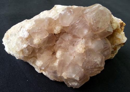 Fluorite<br />Road cut, Hongling, Wuyishan, Nanping Prefecture, Fujian Province, China<br />10 x 6 cm<br /> (Author: Volkmar Stingl)