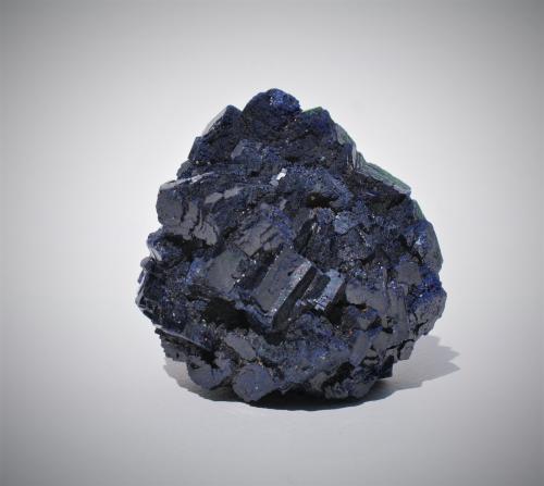 Azurite<br />Shilu Mine, Yangchun, Yangjiang Prefecture, Guangdong Province, China<br />60mm X 45mm X 45mm<br /> (Author: Philippe Durand)