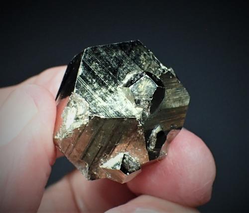Pyrite<br />Bingham Canyon Mine, Oquirrh Mountains, Bingham District, Salt Lake County, Utah, USA<br />30 mm x 22 mm x 22 mm<br /> (Author: Don Lum)