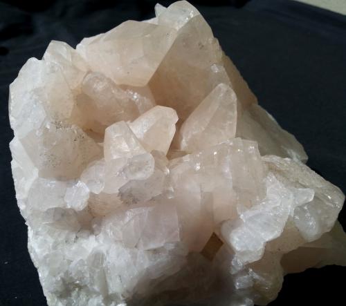 Calcite<br />Wuyi tunnel north (construction site), Wuyishan, Nanping Prefecture, Fujian Province, China<br />12 x 13 cm<br /> (Author: Volkmar Stingl)