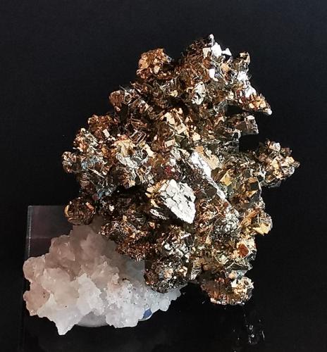 Pyrite<br />Bou Nahas Mine, Oumjrane mining area, Alnif Commune, Tinghir Province, Drâa-Tafilalet Region, Morocco<br />5 cm x 5 cm<br /> (Author: Enrique Llorens)