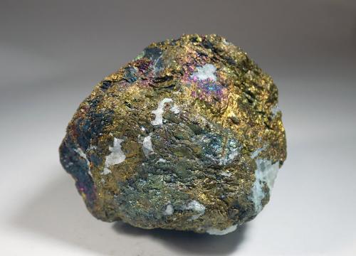Calcopirita<br />Mina Le Burc, Zona Alban-Le Fraysse, Tarn, Occitanie, Francia<br />Medida: 8,0 x 6,9 x 4,7 cms<br /> (Autor: Joan Martinez Bruguera)