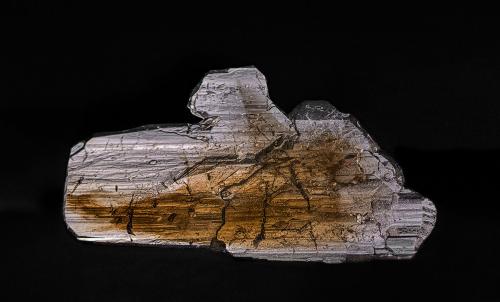 Quartz (variety smoky quartz)<br />Minas Gerais, Brazil<br />74 x 49 x 45 mm<br /> (Author: am mizunaka)