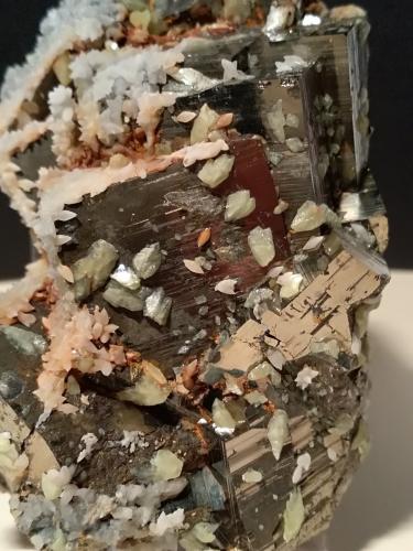 Pyrite, Sulphur, Calcite<br />Mina Niccioleta, Massa Marittima, Provincia Grosseto, Toscana, Italia<br />10 x 7,5 cm<br /> (Author: Sante Celiberti)