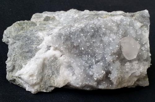 Calcite on Quartz<br />Cangchuanlong #1 tunnel (construction site), Jianyang, Nanping Prefecture, Fujian Province, China<br /><br /> (Author: Volkmar Stingl)