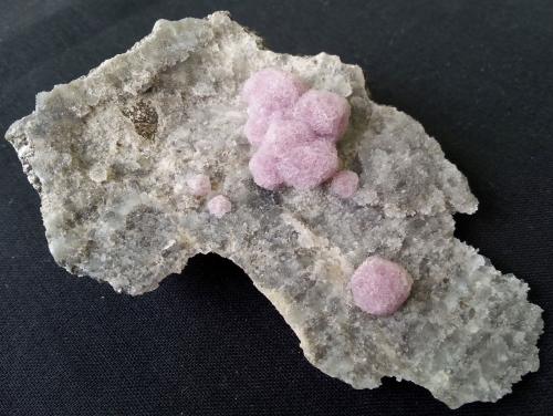 Fluorite on Calcite and minor Quartz<br />Shangmei tunnel (construction site), Dongji, Chengsun, Wuyishan, Nanping Prefecture, Fujian Province, China<br />7 x 5 cm<br /> (Author: Volkmar Stingl)