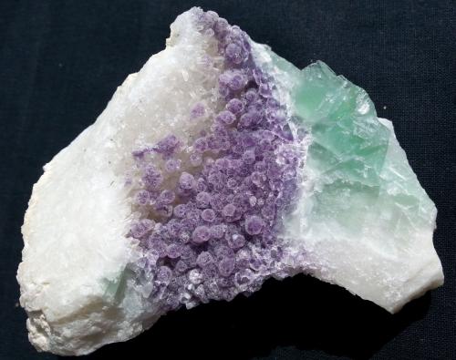 Fluorite, Quartz<br />Baimashan tunnel (construction site), Qianbaxia, Wuyishan, Nanping Prefecture, Fujian Province, China<br />7,5 x 6,5 cm<br /> (Author: Volkmar Stingl)