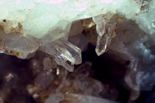 Cuarzo<br />Outcrops of Quartz veins from Alkiza, Anoeta-Alkiza road, Alkiza, Comarca Tolosaldea, Guipúzcoa / Gipuzkoa, Basque Country (Euskadi), Spain<br />Medida: 6,2 x 5,7 x 5,2 cms<br /> (Autor: Joan Martinez Bruguera)