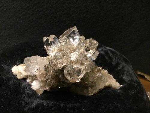 Quartz<br />Turtle Clan Ridge, Fonda, Mohawk, Montgomery County, New York, USA<br />8x5 cm.<br /> (Author: vic rzonca)