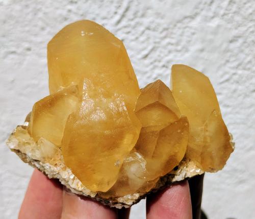 Calcita<br />La Verde Quarry, Alto de Verdenueva, Camargo, Comarca Santander, Cantabria, Spain<br />7,0 x 6,2 cm.<br /> (Autor: Carles)