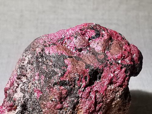 Cinabrio<br />Buferrera Mines, Lagos de Enol, Covadonga, Cangas de Onís, Comarca de Oriente, Principality of Asturias (Asturias), Spain<br />45x42x49 mm<br /> (Autor: Juan María PS)