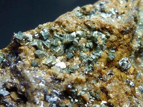 Pirita<br />Mina El Berrocal, Casas del Berrocal, Aldea En Cabo, Comarca Torrijos, Toledo, Castilla-La Mancha, España<br />0,1 cm. el cristal de Pirita<br /> (Autor: javier ruiz martin)