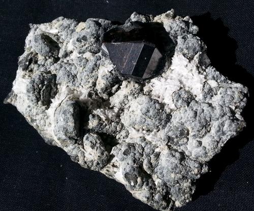 Cassiterite, Laumontite<br />Amo deposit, Ximeng, Pu'er Prefecture, Yunnan Province, China<br />7 x 5 cm<br /> (Author: Volkmar Stingl)