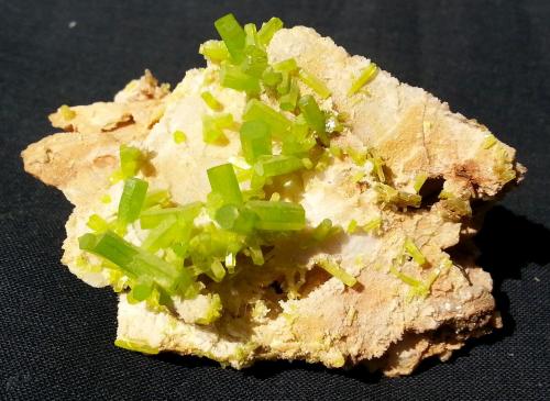 Pyromorphite<br />Daoping Mine, Gongcheng, Guilin Prefecture, Guangxi Zhuang Autonomous Region, China<br />7 x 4 cm<br /> (Author: Volkmar Stingl)