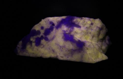 Diopside<br />Grenville, Grenville-sur-la-Rouge, Argenteuil RCM, Laurentides, Québec, Canada<br />46mm x 26mm x 20mm<br /> (Author: Firmo Espinar)