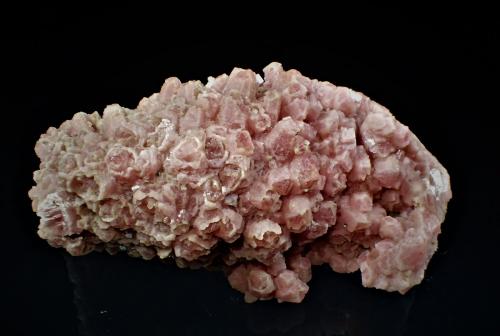 Rhodochrosite, Pyrite<br />Mina Emma, Butte, Distrito Butte, Condado Silver Bow, Montana, USA<br />90 mm x 52 mm x 34 mm<br /> (Author: Don Lum)