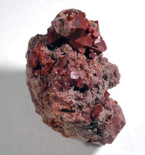 Cuarzo (variedad jacinto de compostela) y Yeso<br />Minglanilla, Comarca Manchuela Conquense, Cuenca, Castilla-La Mancha, Spain<br />Medida: 4,8 x 4,1 x 3,4 cms<br /> (Autor: Joan Martinez Bruguera)