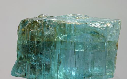 Berilo (variedad aguamarina)<br />Pedra Azul (Fortaleza), Vale do Jequitinhonha, Minas Gerais, Brasil<br />90x80x45mm<br /> (Autor: Ramon A  Lopez Garcia)