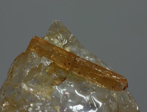 Topacio<br />Ouro Preto, Minas Gerais, Brasil<br />cristal  7x50mm<br /> (Autor: Ramon A  Lopez Garcia)