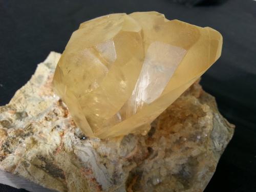 Calcite<br />Nandan, Hechi Prefecture, Guangxi Zhuang Autonomous Region, China<br />10 x 8 cm<br /> (Author: Volkmar Stingl)
