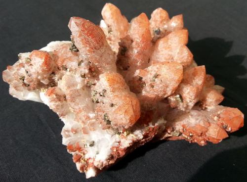 Quartz, Chalcopyrite<br />Daye mining area, Edong, Daye, Huangshi Prefecture, Hubei Province, China<br />11 x 8 cm<br /> (Author: Volkmar Stingl)