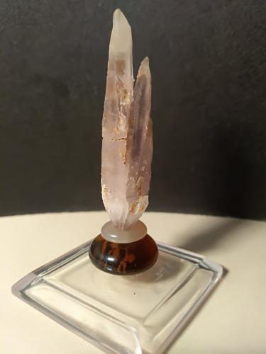 Quartz (variety amethystine)<br />Campiglia Marittima, Campigliese, Livorno Province, Toscana, Italy<br />55 x 13 mm<br /> (Author: Sante Celiberti)