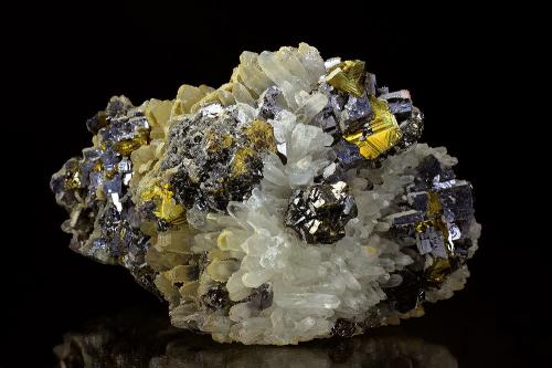 Galenite, Chalcopyrite, Sphalerite, Quartz<br />Banská tiavnica (Schemnitz), Banská tiavnica District, Banská Bystrica Region, Slovak Republic<br />85 x 67 mm<br /> (Author: Gerhard Brandstetter)