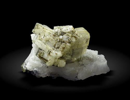 Baryte<br />Bou Nahas Mine, Oumjrane mining area, Alnif Commune, Tinghir Province, Drâa-Tafilalet Region, Morocco<br />8 cm<br /> (Author: Enrique Llorens)