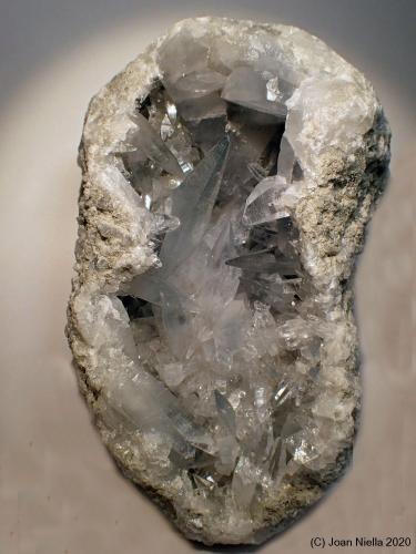 Celestina<br />Depósito de Sakoany, Comuna Katsepy, Distrito Mitsinjo, Región Boeny, Provincia Mahajanga (Majunga), Madagascar<br />7 x 12 cm<br /> (Autor: Joan Niella)