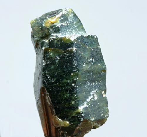 Corindón<br />Provincia de Pailín, Camboya<br />14x30 mm<br /> (Autor: Ramon A  Lopez Garcia)