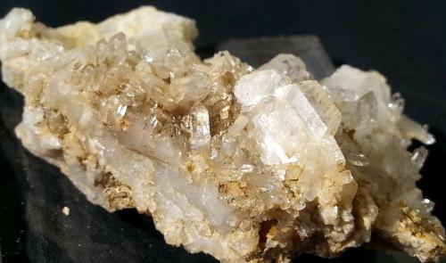 Quartz, Albite<br />Navis Valley, Innsbruck-Land District, North Tyrol, Tyrol/Tirol, Austria<br />6 x 3 cm<br /> (Author: Volkmar Stingl)