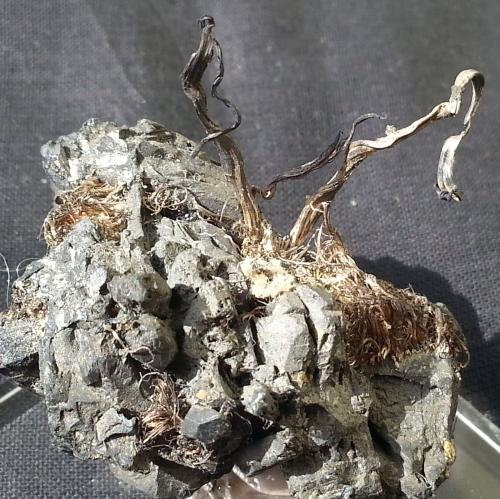 Silver, Acanthite<br />Mina 66 line, Gaoliangchun, Lingqiu, Prefectura Datong, Provincia Shanxi, China<br />3 x 3,5 cm<br /> (Author: Volkmar Stingl)