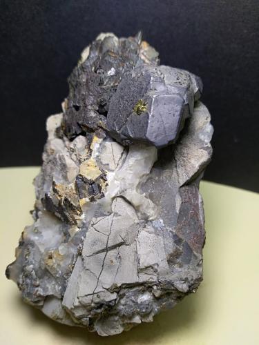 Galena, Esfalerita, Calcopirita<br />Tatti, Roccastrada, Grosseto Province, Tuscany, Italy<br />82 x 50 mm<br /> (Autor: Sante Celiberti)