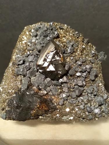 Galena, Sphalerite, Pyrite<br />Mina Gavorrano, Gavorrano, Provincia Grosseto, Toscana, Italia<br />43 x 41 mm<br /> (Author: Sante Celiberti)
