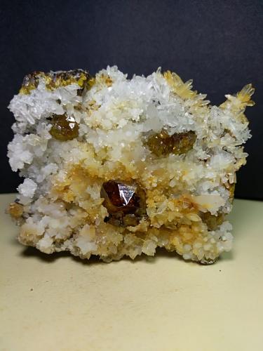 Sphalerite, Quartz<br />Campo di Sasso, Maremma, Bibbona, Provincia Livorno, Toscana, Italia<br />68 x 58 mm<br /> (Author: Sante Celiberti)