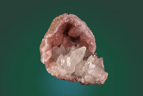 Calcite, Quartz<br />"Choique" area, Pehuenches Department, Del Neuquén Province, Argentina<br />52mm x 38mm x 32mm<br /> (Author: Firmo Espinar)