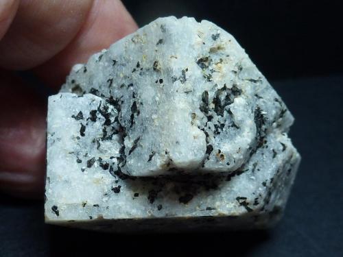 Sanidina<br />Yacimiento de Sanidinas, Grupo Volcánica, La Sierrecica, Los Lobos-La Porti, Cuevas del Almanzora, Comarca Levante Almeriense, Almería, Andalucía, España<br />4 x 4 cm.<br /> (Autor: javier ruiz martin)