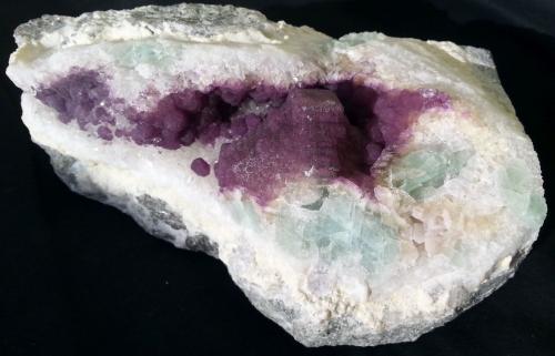 Fluorite on druzy Quartz<br />Baimashan tunnel (construction site), Qianbaxia, Wuyishan, Nanping Prefecture, Fujian Province, China<br />15 x 9 x 6 cm<br /> (Author: Volkmar Stingl)