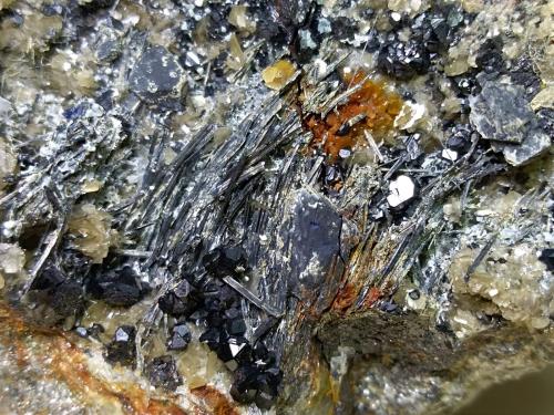 Meneghinita, Esfalerita, Galena<br />Bottino Mine, Sant'Anna (Sant'Anna di Stazzema), Apuan Alps, Stazzema Municipality, Lucca Province, Tuscany, Italy<br />87 x 59 mm<br /> (Autor: Sante Celiberti)