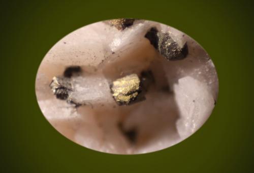 Chalcopyrite on Dolomite<br />AVE Railway works outcrop, Buiza, La Pola de Gordón, Comarca Montaña Central, León, Castile and León, Spain<br />FOV 7mm<br /> (Author: Firmo Espinar)