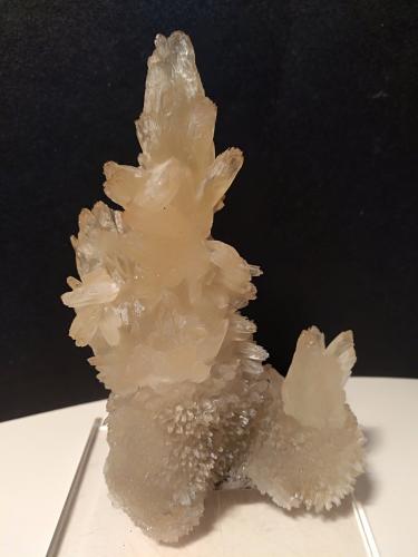 Calcite<br />Gavorrano Quarry, Gavorrano, Grosseto Province, Tuscany, Italy<br />11 x 6,5 cm<br /> (Author: Sante Celiberti)