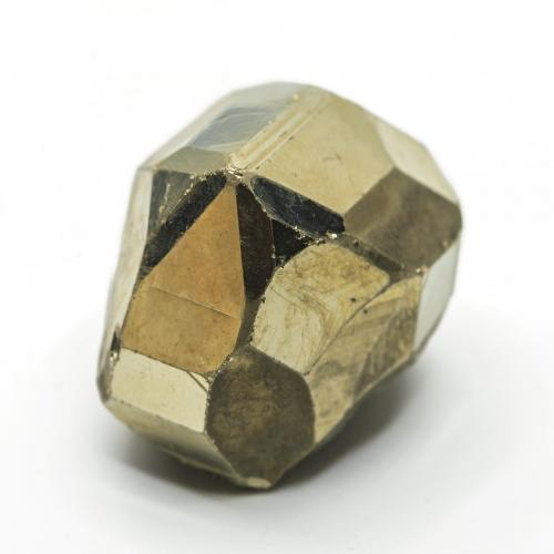 Pyrite<br />Chivor (distrito minero), Municipio Chivor, Cinturón Esmeraldífero Oriental, Departamento Boyacá, Colombia<br />Appx. 2,5 x 1,5 x 1,5 cm<br /> (Author: Bergur_E_Sigurdarson)