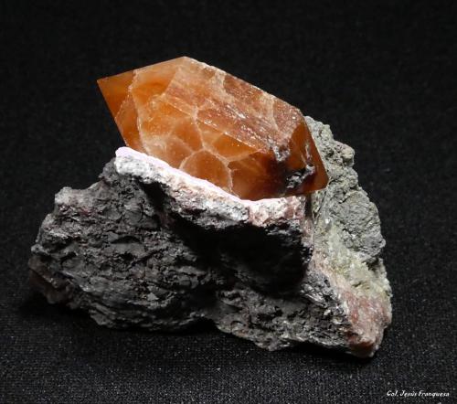 Cuarzo  (variedad jacinto de compostela)<br />Afloramientos del Keuper, Guardiola de Berguedà, Comarca Berguedà, Barcelona, Cataluña / Catalunya, España<br />Crt. 29x14 mm.<br /> (Autor: Jesus Franquesa Baucells)