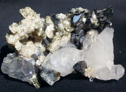 Quartz, Fluorite, Ferberite<br />Yaogangxian Mine, Yizhang, Chenzhou Prefecture, Hunan Province, China<br />5 x 3,5 cm<br /> (Author: Volkmar Stingl)