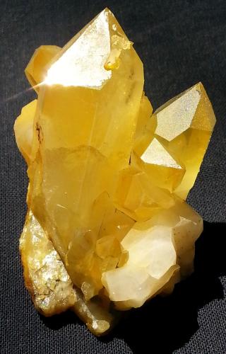 Quartz, Calcite<br />Fendels Gorge, Ried im Oberinntal, Landeck District, North Tyrol, Tyrol/Tirol, Austria<br />5 x 3 cm<br /> (Author: Volkmar Stingl)