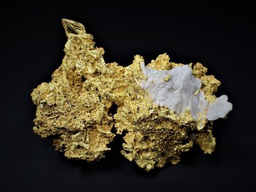 Gold<br />Eagle's Nest Mine, Sage Hill, Michigan Bluff District, Placer County, California, USA<br />77 mm x  53 mm<br /> (Author: Don Lum)