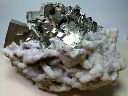 Pyrite, Calcite (pseudo after Anhydrite)<br />Mina Niccioleta, Massa Marittima, Provincia Grosseto, Toscana, Italia<br />17 x 10 cm<br /> (Author: Sante Celiberti)